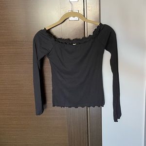 Hollister off the shoulder shirt